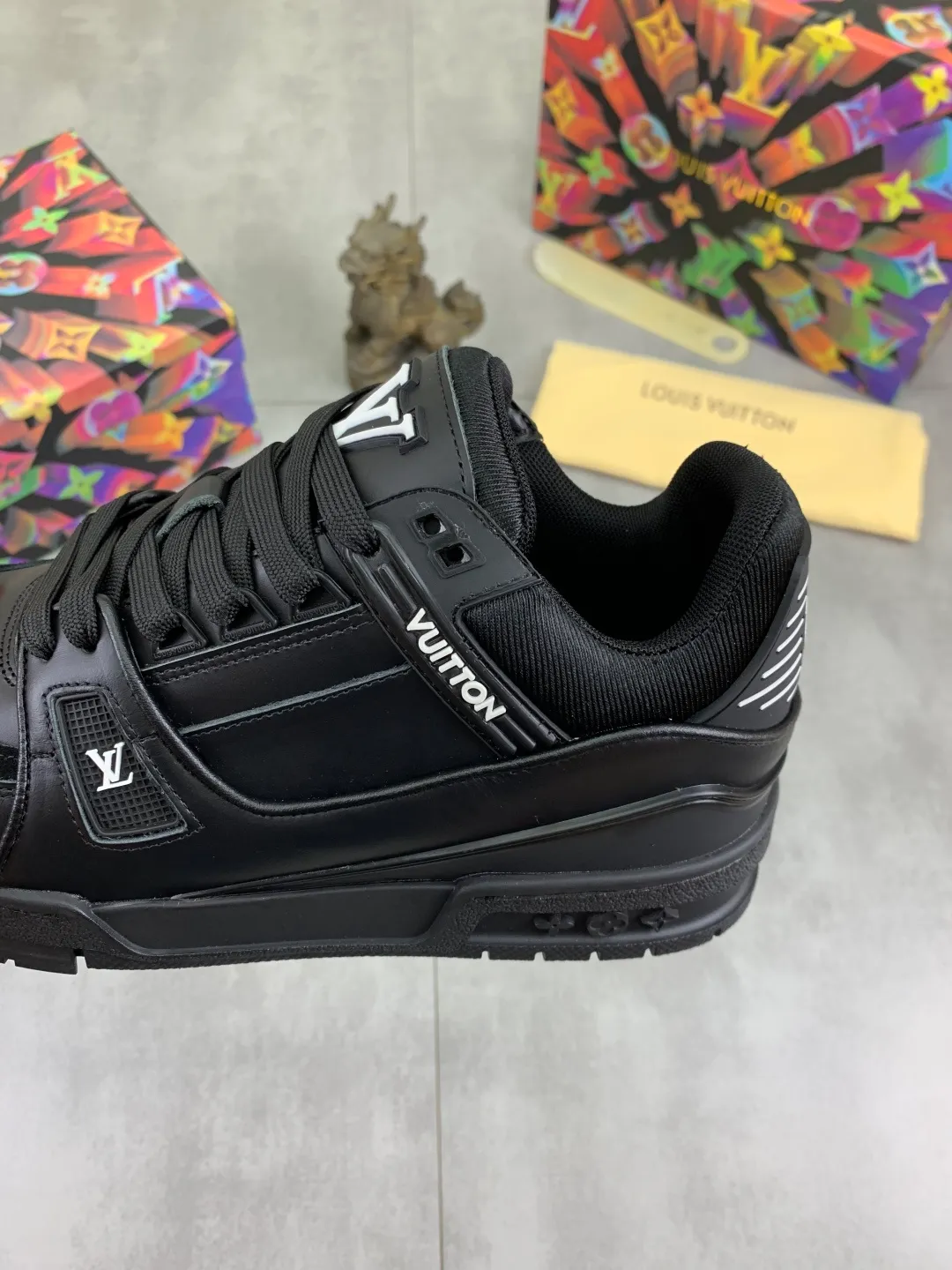 Men's men's shoes 💰P560 new style 💶【LOUIS VUITTON) (original order) new style 🍀LV Louis Vuitton *——LV classic trendy shoes! Made of imported original cowhide and water-dyed cowhide lining. The latest original wear-resistant rubber combination outsole! High quality products! Multiple colors available, code number: 38-46